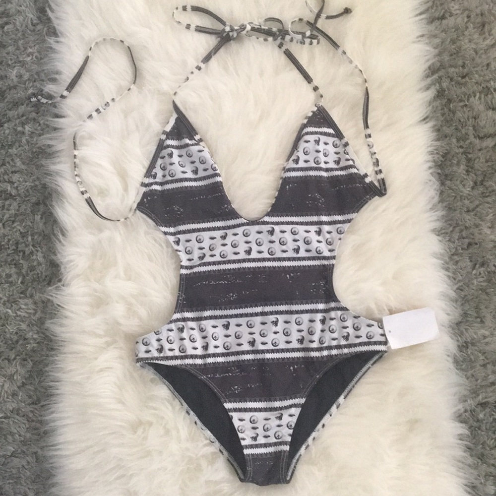 Tavik Alexa Skull Swimwear One Piece M